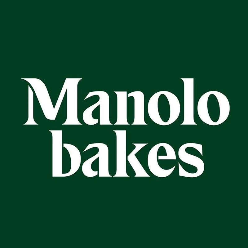 Manolo bakes